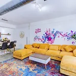 The Stallion #209 - Walk To Museums, Luxe Loft With Free Gated & Covered Parking