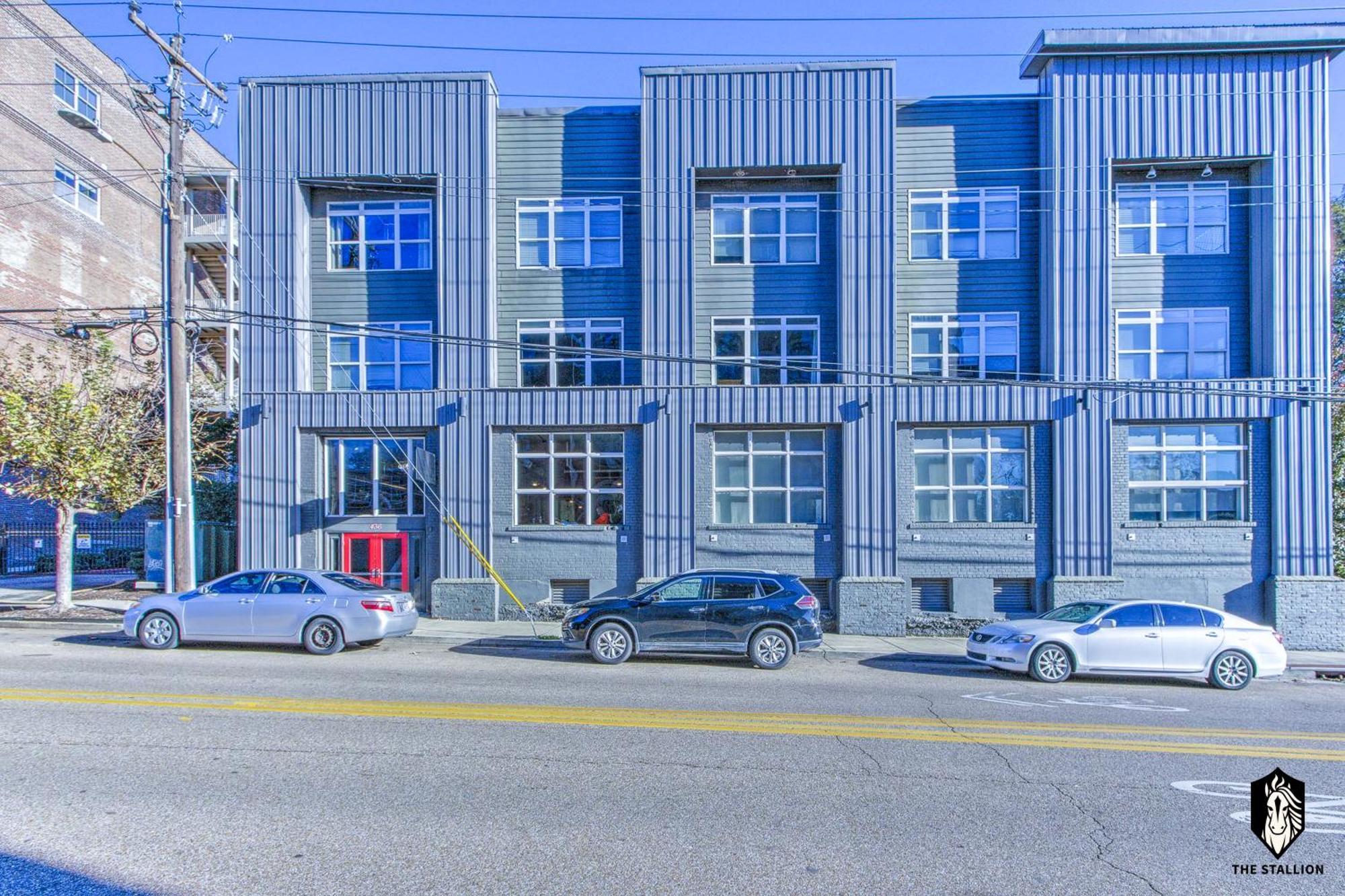 The Stallion #209 - Walk To Museums, Luxe Loft With Free Gated & Covered Parking Apartment